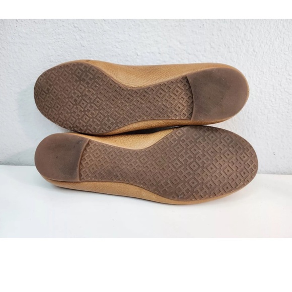 Tory Burch Flats with Golden Medallion Logo size 6 - Picture 10 of 11